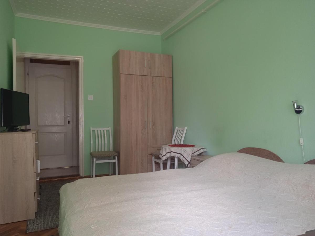 Balaton-Lak Apartmanhaz Сиофок Екстериор снимка
