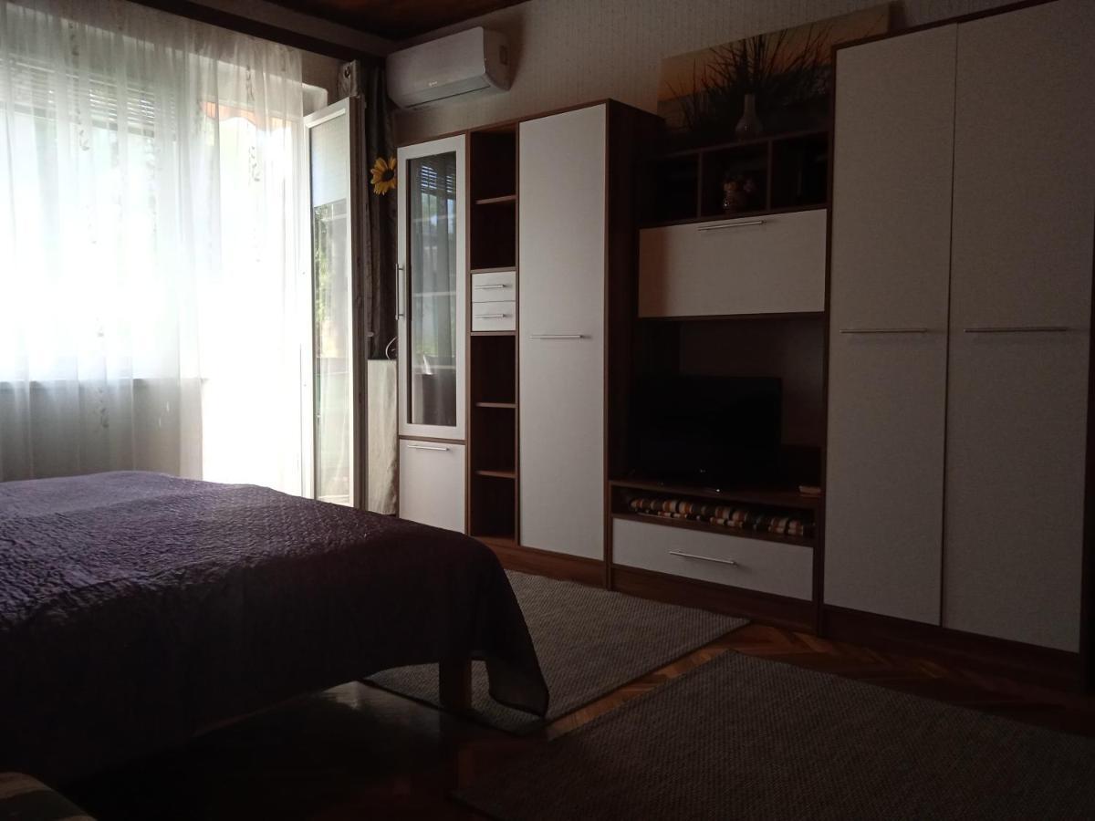 Balaton-Lak Apartmanhaz Сиофок Екстериор снимка