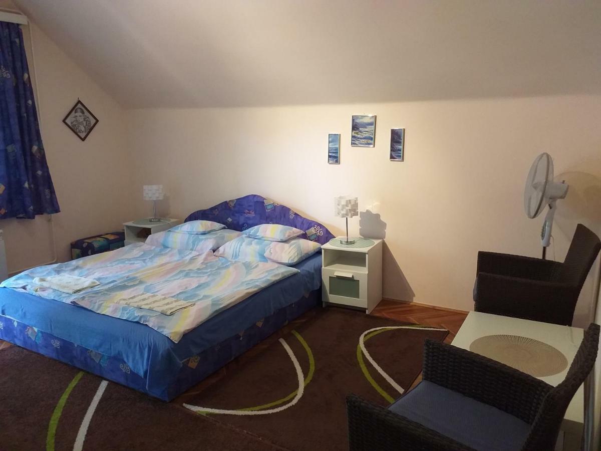 Balaton-Lak Apartmanhaz Сиофок Екстериор снимка